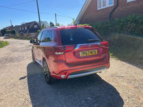 Mitsubishi Outlander 3h (2018) 2.0 12kWh 3h SUV 5dr Petrol Plug-in Hybrid CVT 4WD Euro 6 (s/s) (200 ps) £7500 - Image 5