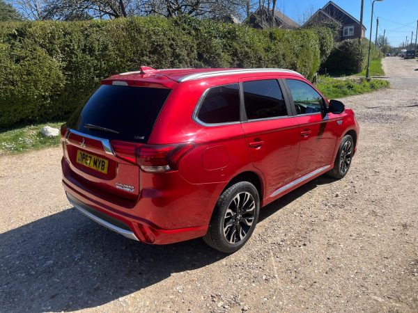 Mitsubishi Outlander 3h (2018) 2.0 12kWh 3h SUV 5dr Petrol Plug-in Hybrid CVT 4WD Euro 6 (s/s) (200 ps) £7500 - Image 7