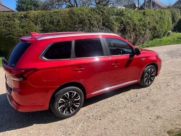 Mitsubishi Outlander 3h (2018) 2.0 12kWh 3h SUV 5dr Petrol Plug-in Hybrid CVT 4WD Euro 6 (s/s) (200 ps) £7500 - Image 8
