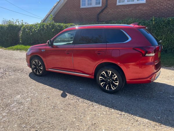 Mitsubishi Outlander 3h (2018) 2.0 12kWh 3h SUV 5dr Petrol Plug-in Hybrid CVT 4WD Euro 6 (s/s) (200 ps) £7500 - Image 3