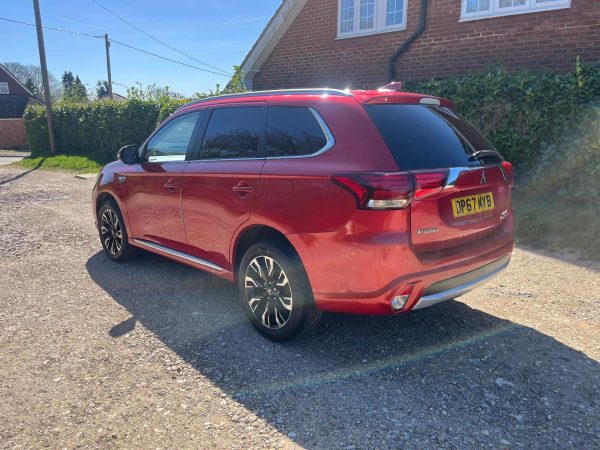 Mitsubishi Outlander 3h (2018) 2.0 12kWh 3h SUV 5dr Petrol Plug-in Hybrid CVT 4WD Euro 6 (s/s) (200 ps) £7500 - Image 4