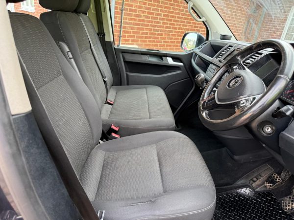 Volkswagen Transporter Shuttle SE (2016) 2.0 TDI BlueMotion Tech SE Minibus Double Cab 5dr Diesel Manual FWD LWB Euro 6 (s/s) (150 ps) £12995 - Image 14