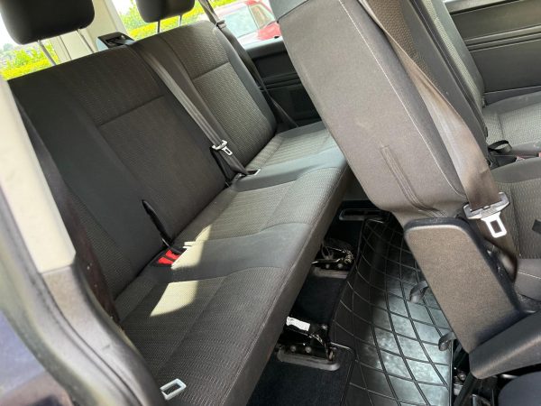 Volkswagen Transporter Shuttle SE (2016) 2.0 TDI BlueMotion Tech SE Minibus Double Cab 5dr Diesel Manual FWD LWB Euro 6 (s/s) (150 ps) £12995 - Image 16
