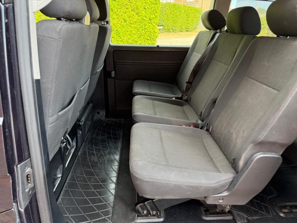 Volkswagen Transporter Shuttle SE (2016) 2.0 TDI BlueMotion Tech SE Minibus Double Cab 5dr Diesel Manual FWD LWB Euro 6 (s/s) (150 ps) £12995 - Image 18
