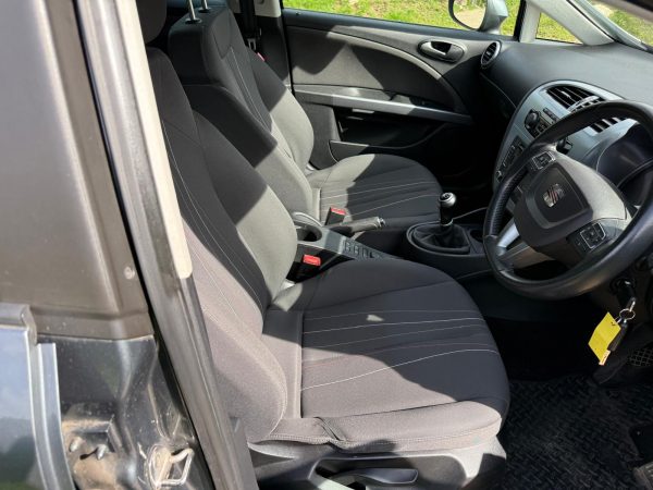 SEAT Leon SE Copa (2012) 1.6 TDI Ecomotive CR SE Copa Hatchback 5dr Diesel Manual Euro 5 (s/s) (105 ps) - Image 4