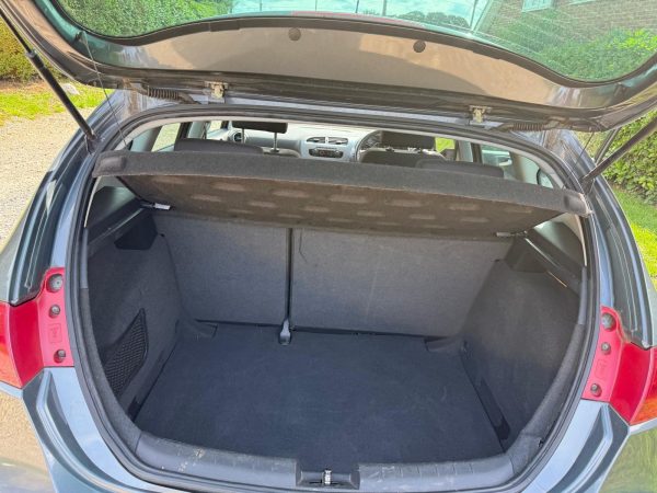 SEAT Leon SE Copa (2012) 1.6 TDI Ecomotive CR SE Copa Hatchback 5dr Diesel Manual Euro 5 (s/s) (105 ps) - Image 5