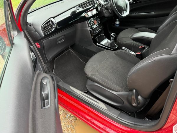 Citroen DS3 Cabrio DStyle Plus (2014) 1.6 e-HDi Airdream DStyle Plus Convertible 2dr Diesel Manual Euro 5 (s/s) (90 ps) £1995 - Image 18