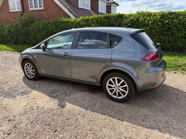 SEAT Leon SE Copa (2012) 1.6 TDI Ecomotive CR SE Copa Hatchback 5dr Diesel Manual Euro 5 (s/s) (105 ps) - Image 17